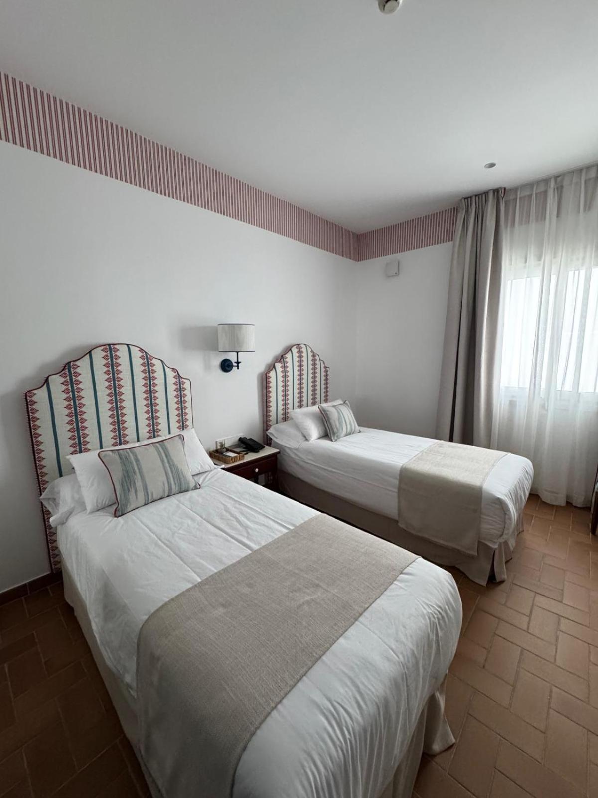 Hotel Toruno DЕль-Росіо Екстер'єр фото